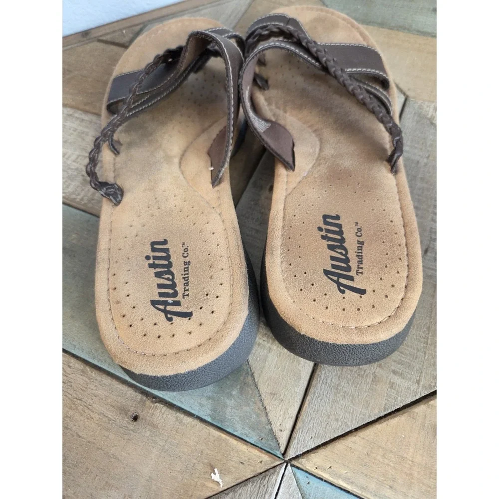 Austin Trading Co. Flat Toe‎ Post Strappy Sandals Womens Size 10 Brown